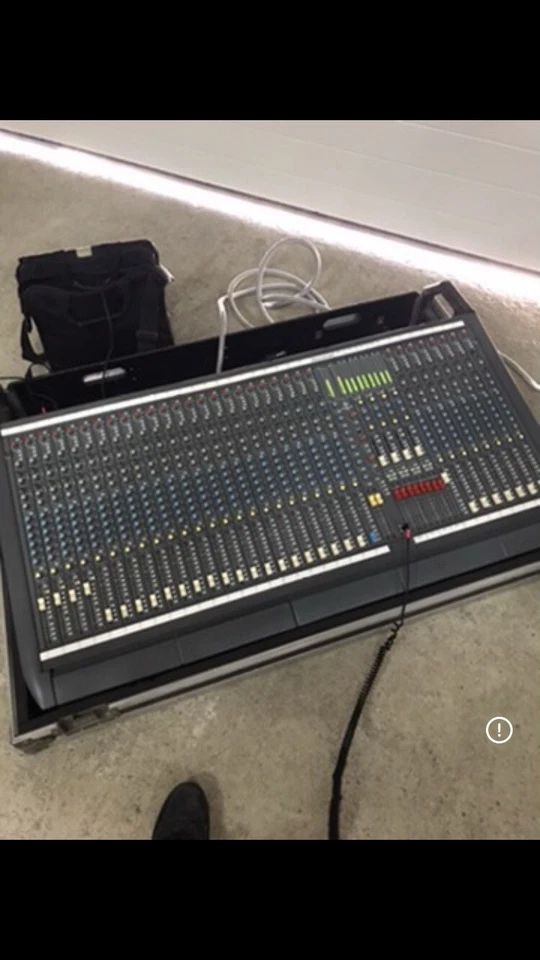 Soundcraft Venue 2 - 32 Channel 8 Groups Analog Mixer Console - Bild 4 von 4