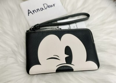 ★COACH x Disney★限定完売品★Corner Zip Wristlet/ミッキー★ ☆COACH x Disney☆限定コラボ☆Corner Zip Wristlet/ミッキー
