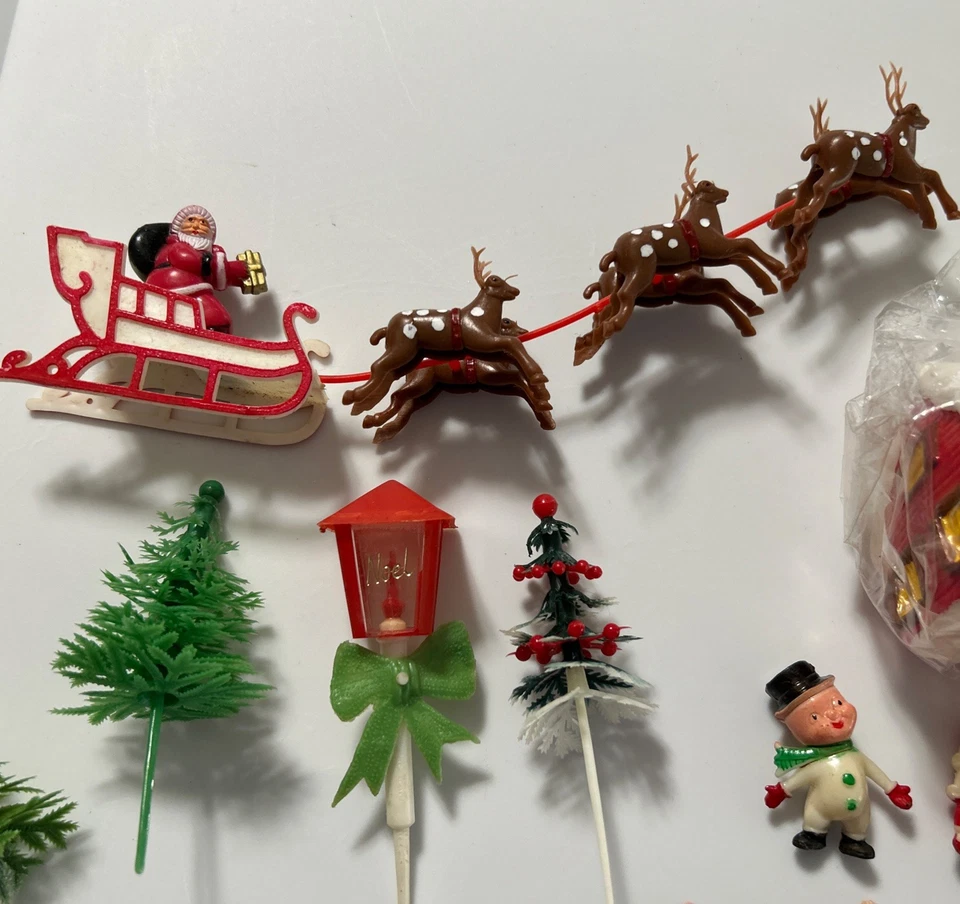 Lote de adornos para pasteles de cupcakes de Navidad vintage árboles muñeco de nieve de Santa Foto 2 de 4