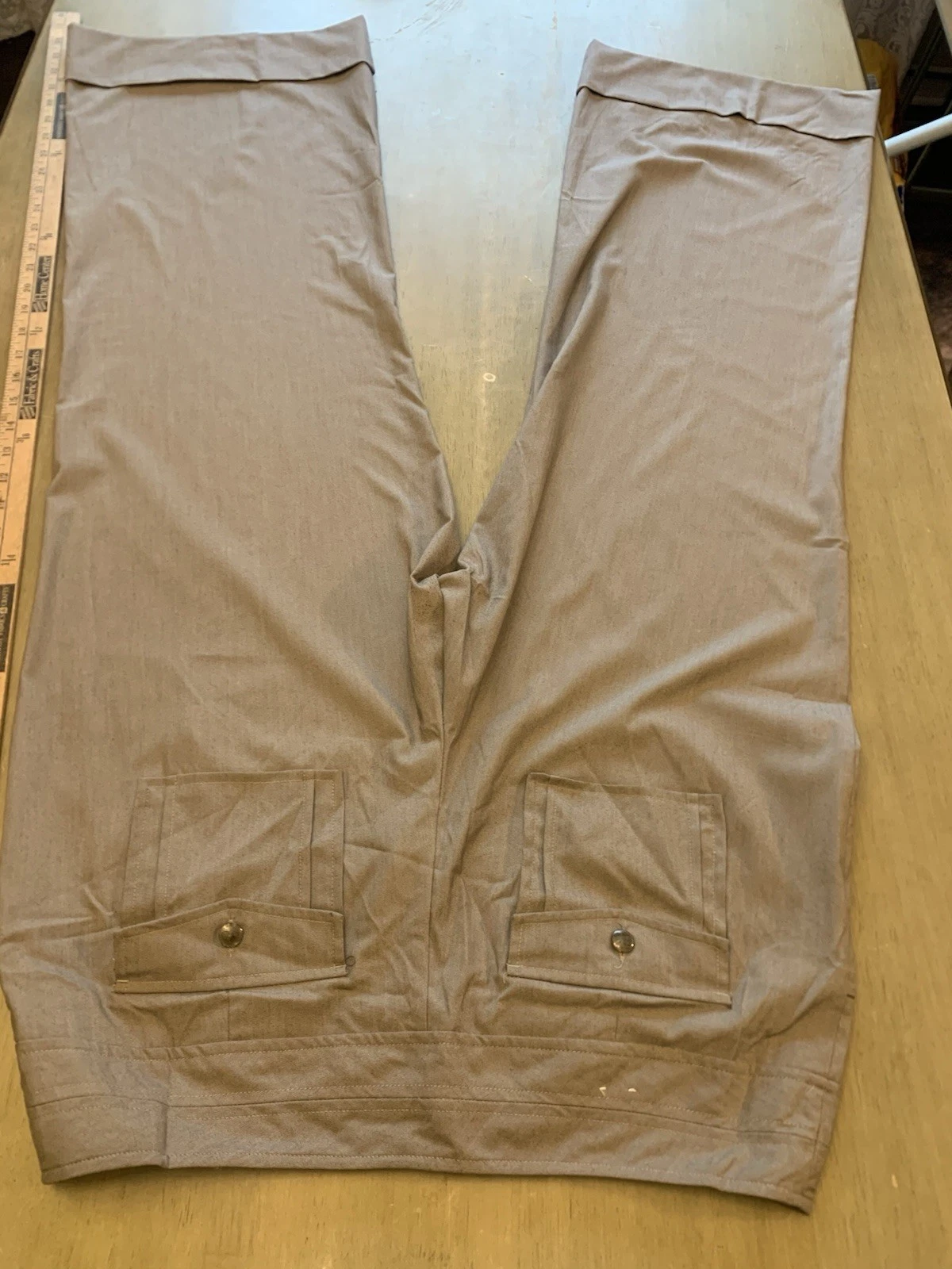 Woolrich Women’s Gray Dress Capris Button Fly Button Back Pockets Size 12