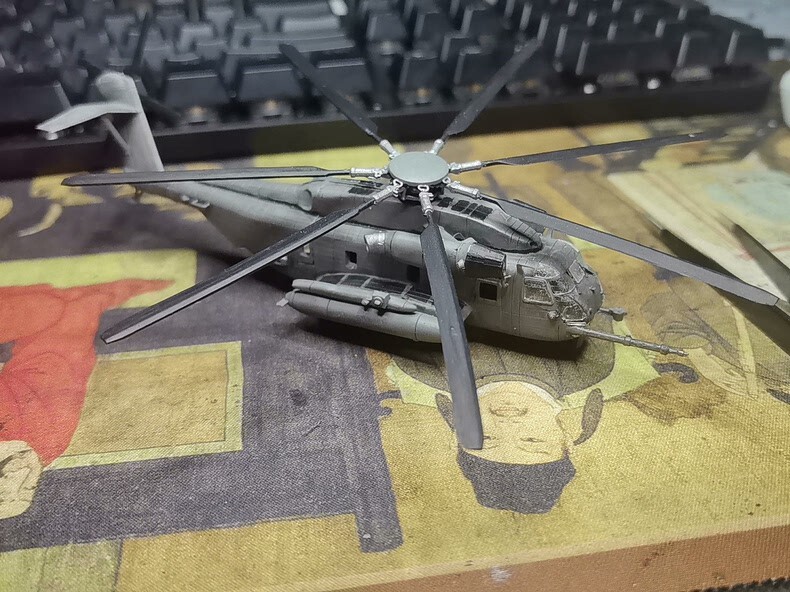 1/144 CH-53E Super Stallion Heavy Transport Helicopter Model 1/144 CH-53E Super Stallion Heavy Transport Helicopter Model