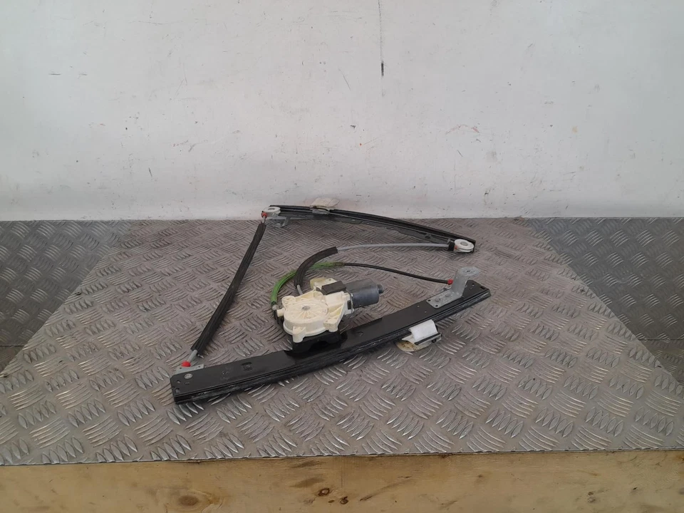 FORD MONDEO Mk4 2007-2014 Right Drivers O/S Front Window Regulator 6M2114553B - Image 4 of 4