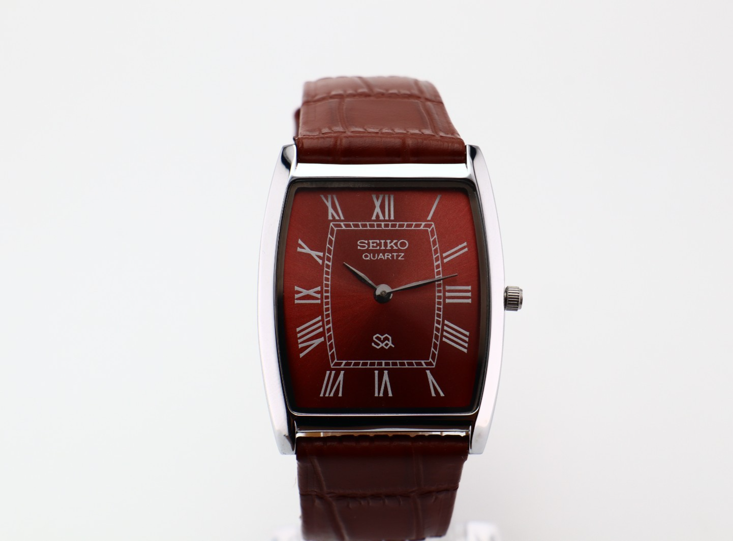 Vintage Seiko Barrel-Tank Quartz Red Dial Men's Wrist Watch , Light-Brown Strap
