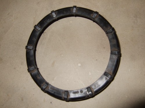 Orig. VW T4 Verschraubung Kraftstoffpumpe Benzinpumpe 321201375A Caravelle 1991