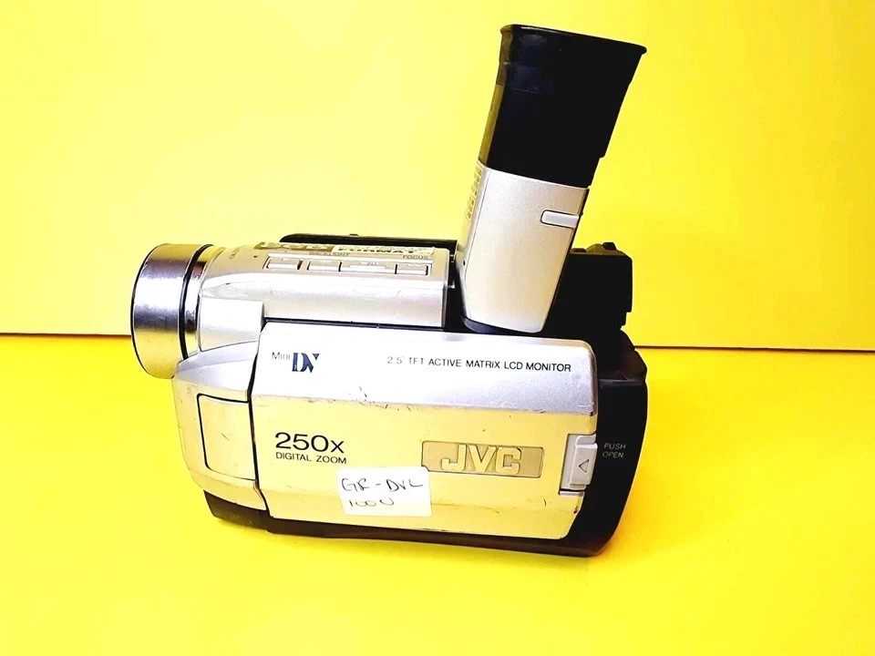 *100% UNTESTED* JVC GR-DVL100U DIGITAL VIDEO CAMERA CAMCORDER MINI DV 250x ZOOM - Image 3 of 4