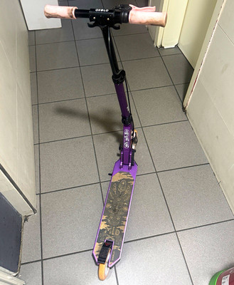 Oxelo Town 9 EF Stunt Scooter 200 mm klappbar Handbremse lila/schwarz