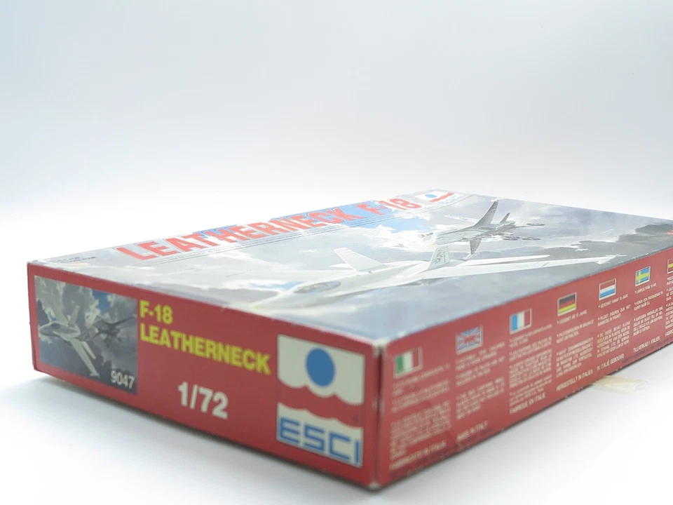 ESCI 9047 -F-18  Leatherneck -  1:72 - Immagine 2 di 4