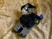 AUDI A3 / 8P Heckklappenschloss Schloss Heckklappe 8K9827505 / A4 B8