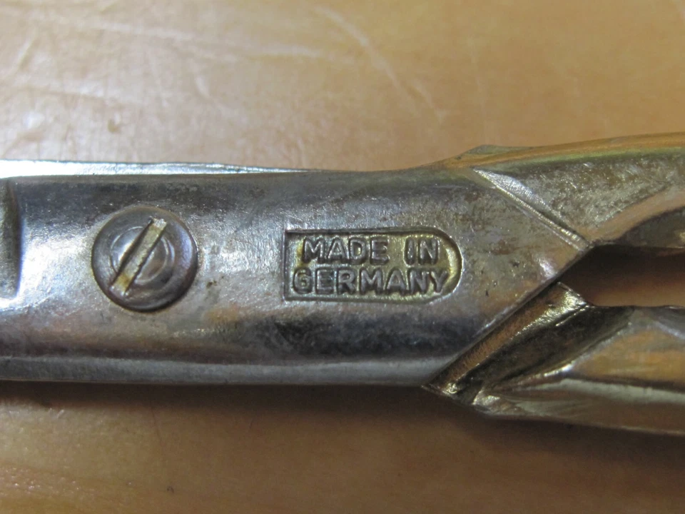 DE COLECCIÓN ORO DOS TONOS ALEMANIA UÑAS BEBÉ NIÑOS JÓVENES TIJERAS SEGURIDAD PUNTA REDONDEADA VIEJO Foto 2 de 4