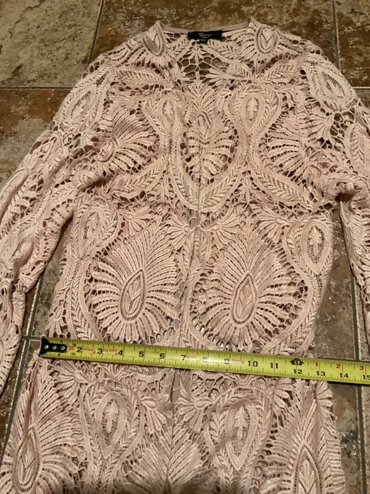 VESTIDO DE PLAYA ACAMPANADO ENCAJE CROCHET BOHO MARCA SKY (MUJER XS) USADO Foto 3 de 4