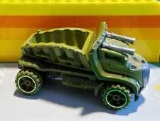 Hot Wheels Character Cars Jurassic World Dominion Triceratops 5/6 Mattel