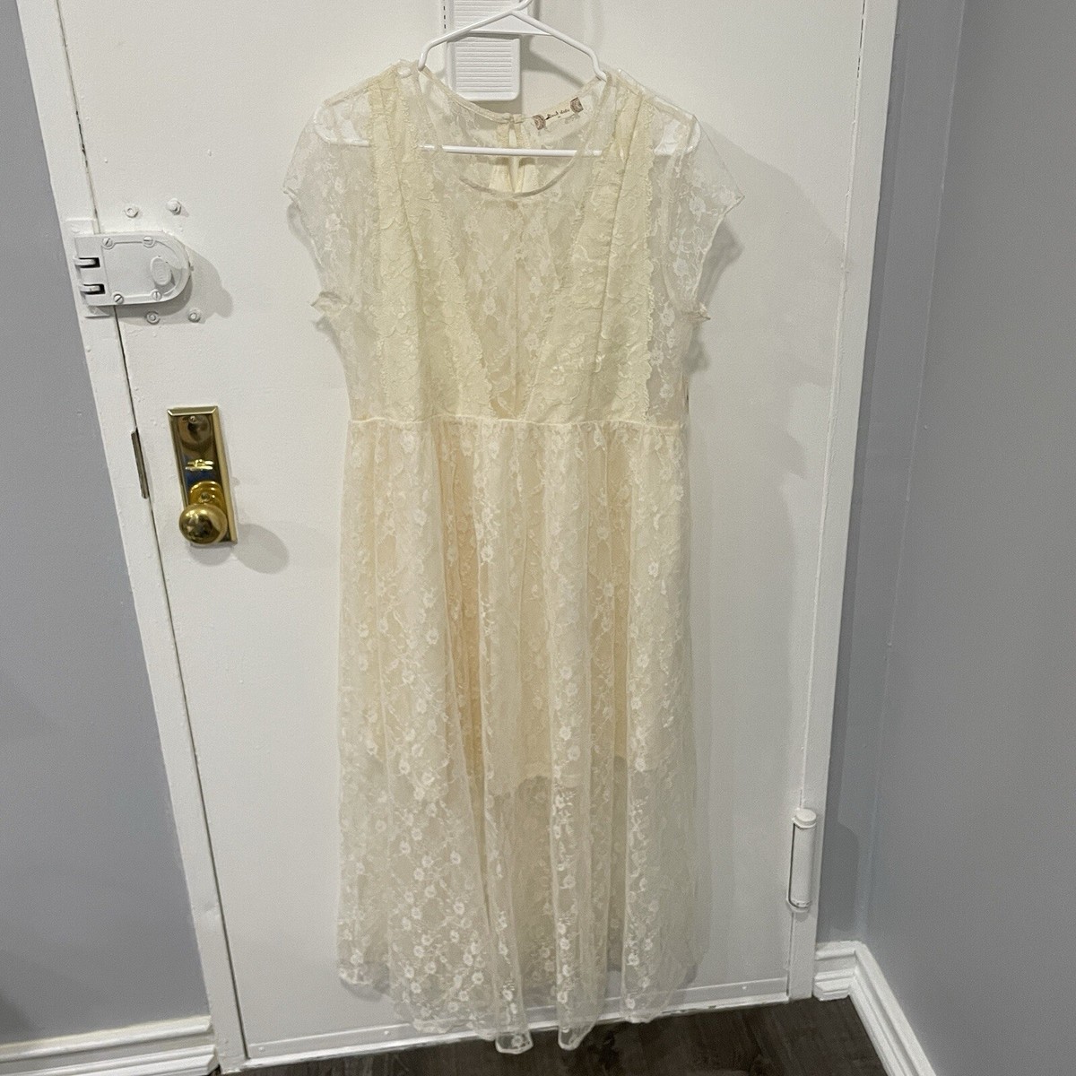altar'd state ivory dress NWT Altar'd State Ivory Lace Midi Short Sleeve Dress Size Medium