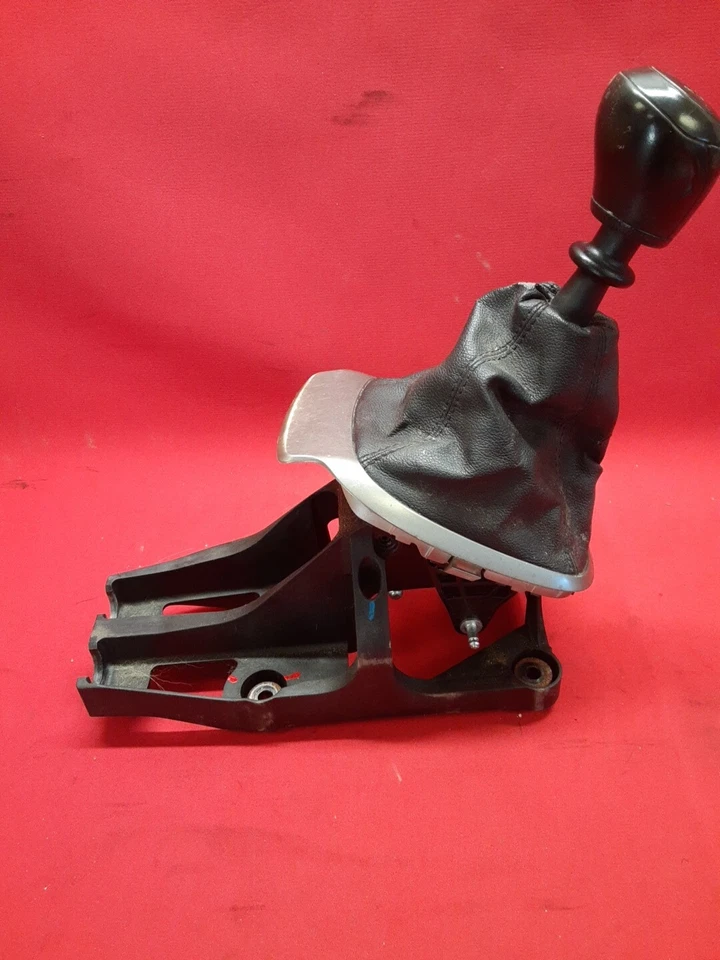 2012 GM Chevrolet Sonic Manual Transmisson Shifter Assembly 25186674 - Image 3 of 4