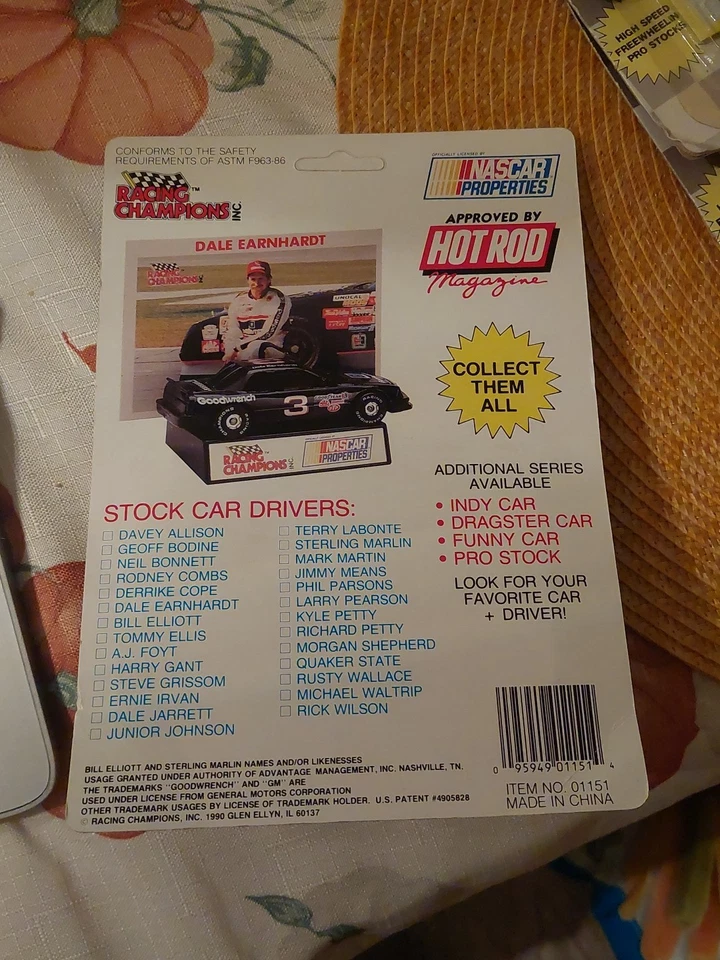 Michael Waltrip 1:64. Racing Champions Earnhardt Back 1990. Tarjeta sin perforar. Foto 4 de 4