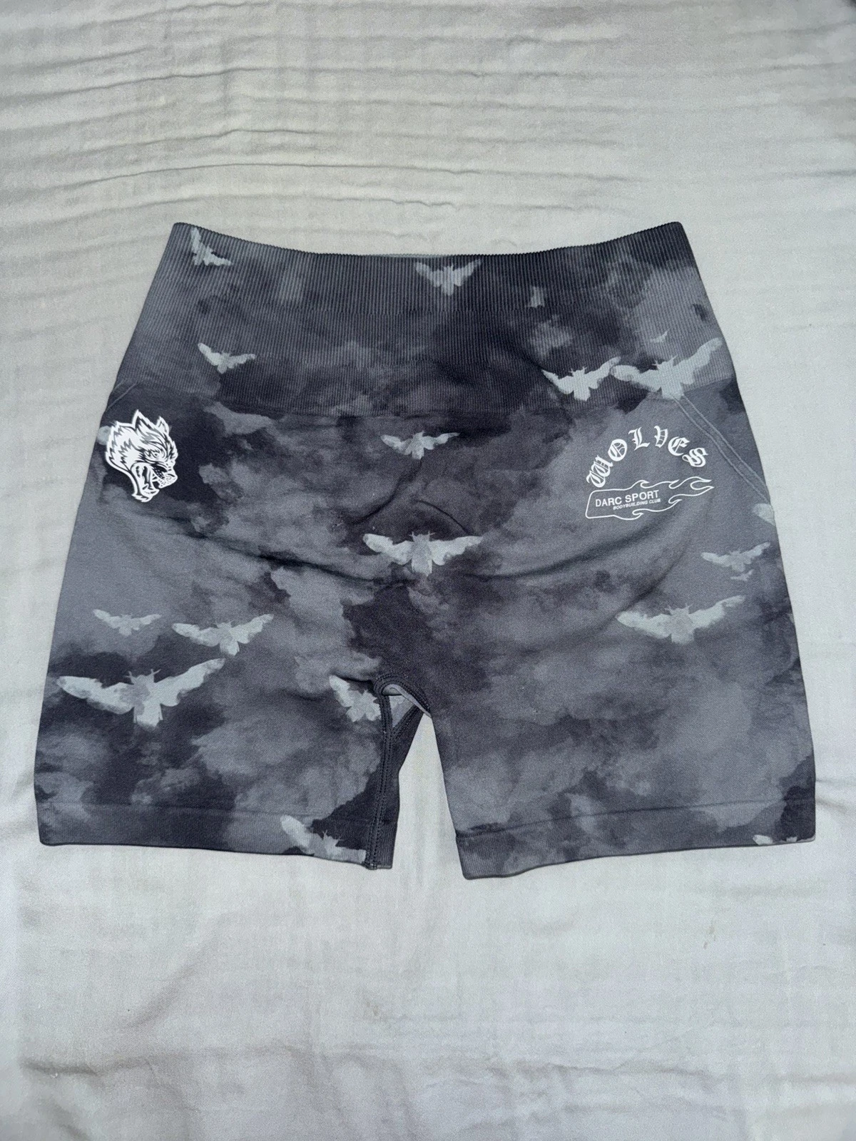 NEW MEDIUM Darc Sport "Huxley" Shorts in Blue Lagoon Death Moth Ghost Clouds