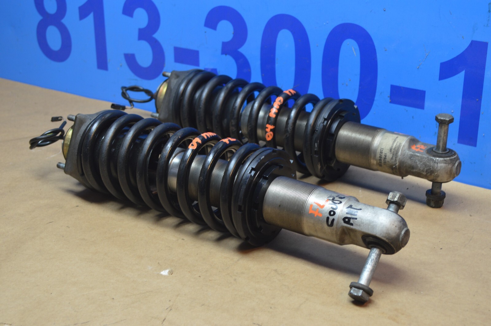 2004 M138 MASERATI M128 GT COUPE FRONT LEFT & RIGHT SHOCK STRUT PAIR 197641