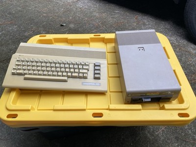 Commodore 64 Computer + 1541 Floppy Drive Bundle Power On Untested No Cords.