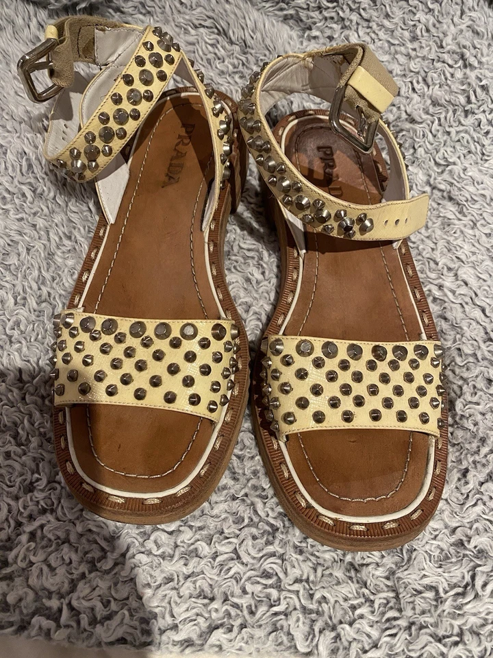 Sandalias de mujer Prada de cuero nude talla US 7 EU 37 Foto 2 de 4