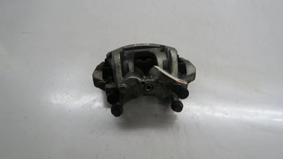 Pinza de freno del lado del pasajero delantero derecho Lincoln Continental 2017-2020 OEM Foto 3 de 4