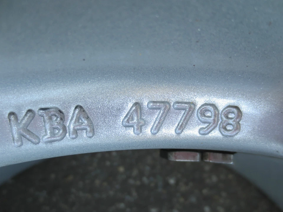 Team Dynamics Pro Race 1.2 Alufelge 8Jx18CH 5x114.3 ET30 KBA47798 - 5S2-88030S2 - Bild 3 von 4