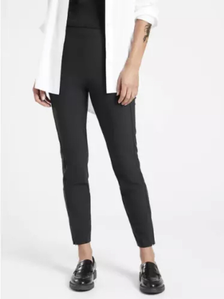 NWT ATHLETA Stellar Tight Black City Work Travel Pockets Shaping