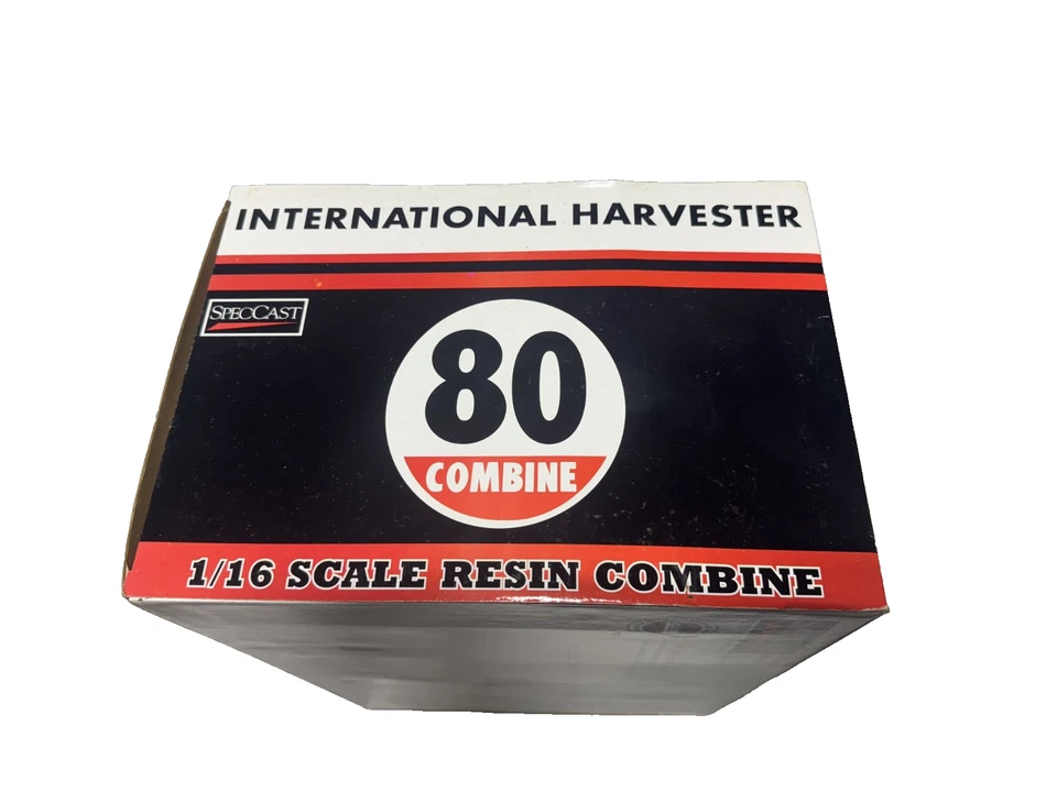 1/16 International Harvester Model 80 Pull Type Combine NIB - Image 3 of 4