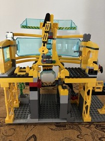 LEGO Aqua Raiders: Aquabase Invasion (7775) - No Mini Figures 98% complete Set