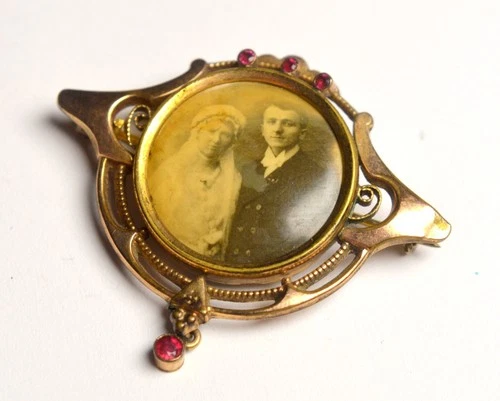 GERMAN ART NOUVEAY GOLD FILLED WEDDING PHOTO MEMORY BROOCH RUBY STONES