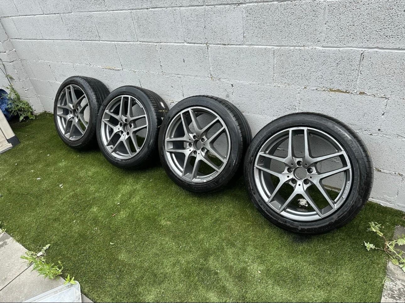 GENUINE 19” MERCEDES GLA45 GLA W156 X156 x4 Set AMG ALLOY WHEELS A1564013000