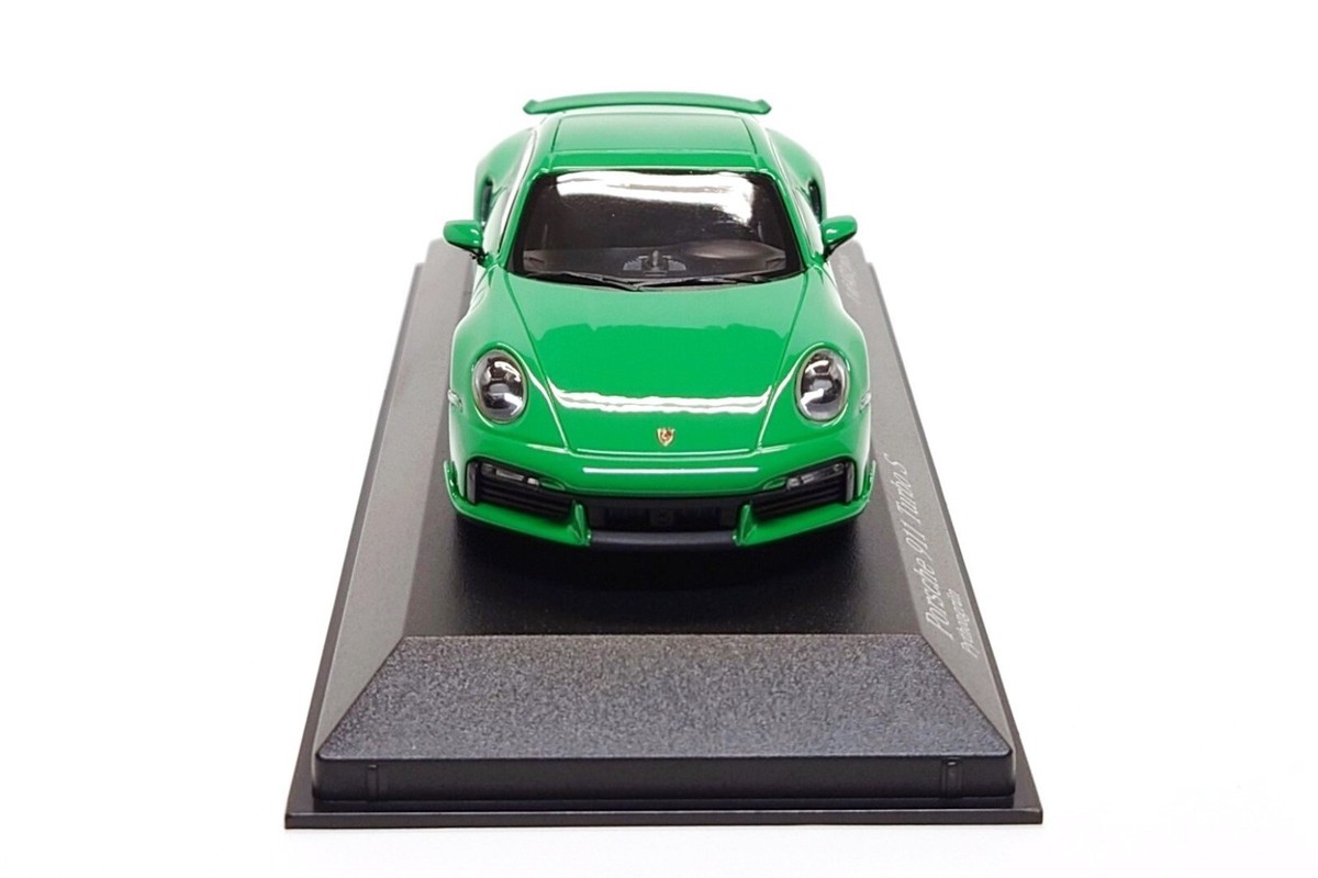 Minichamps 1:43 Porsche 911 Turbo S (992) Sport Design in Python