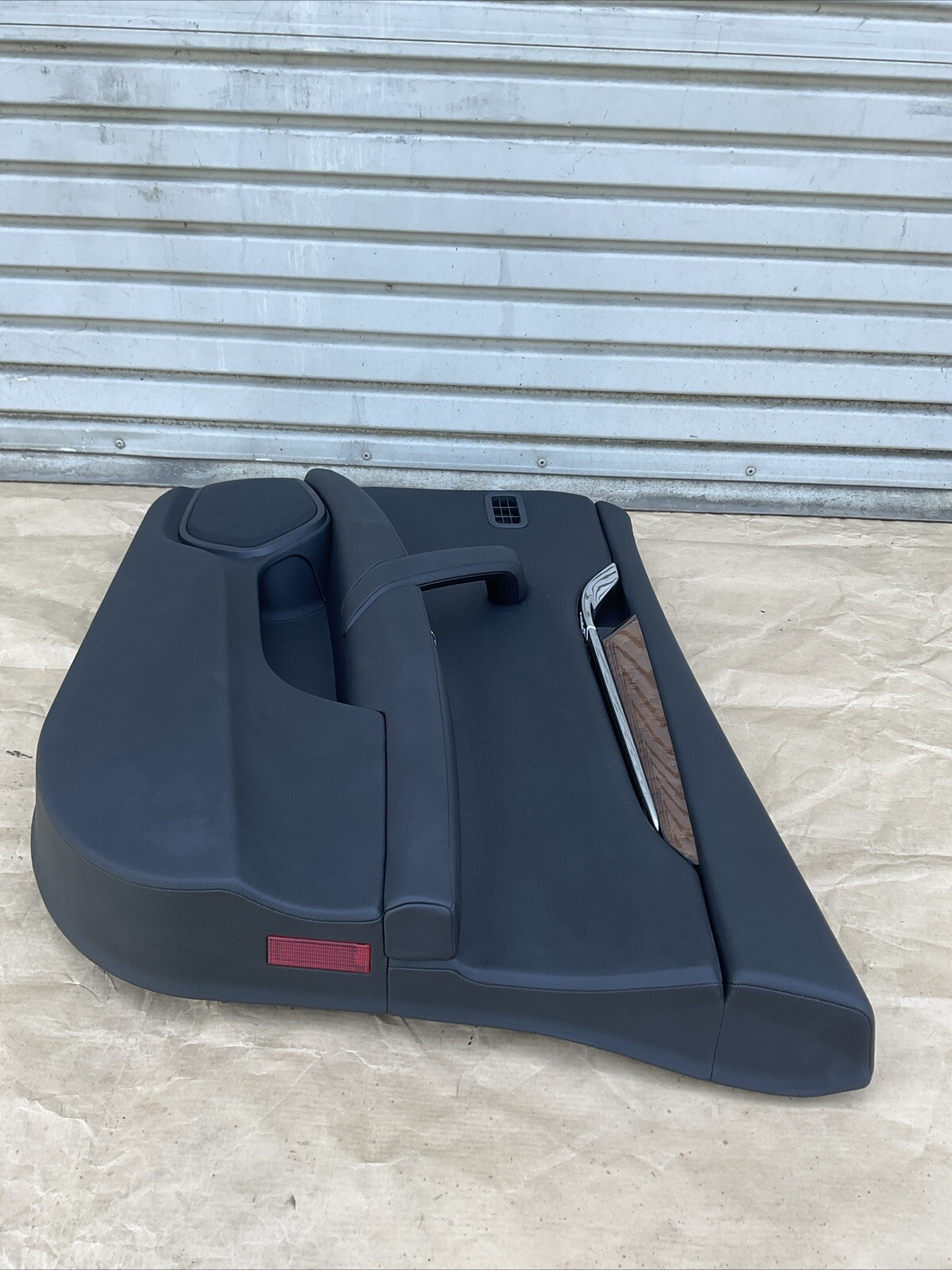 2014-2018 MASERATI QUATTROPORTE FRONT RIGHT SIDE INTERIOR DOOR PANEL TRIM OEM