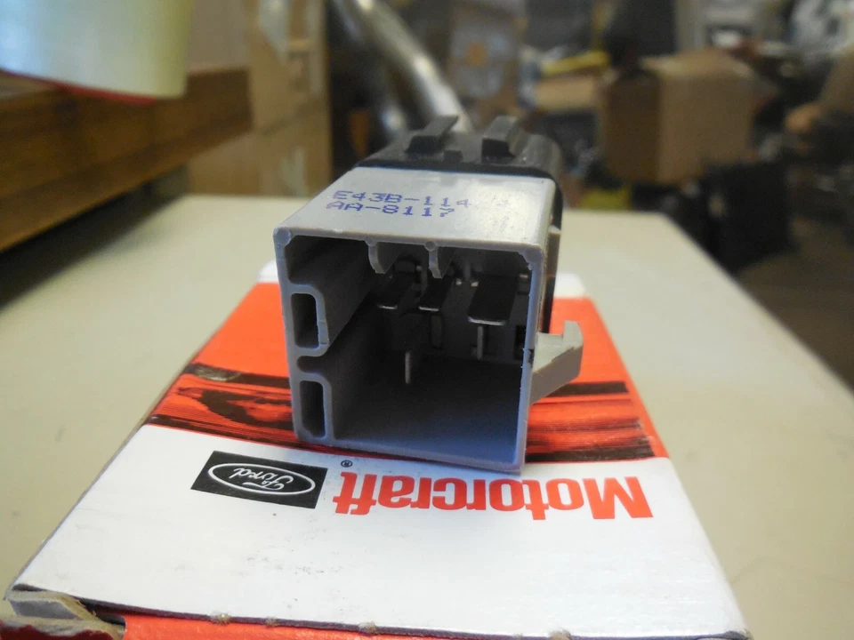 Relé de recorte de motor de arranque Lincoln Mark VII E43Z-11433-A novo na caixa 1984-1986 - Imagem 2 de 2