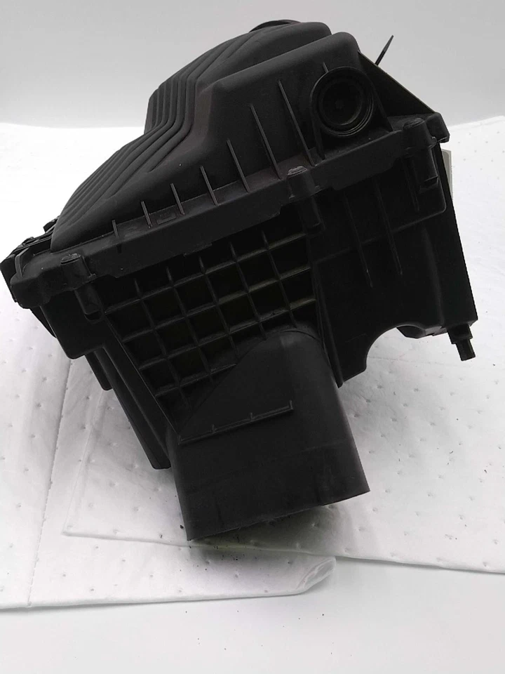 2011 Buick LaCrosse 3.6L Air Cleaner Assembly OEM 13279567 Used 276K Miles - Image 4 of 4