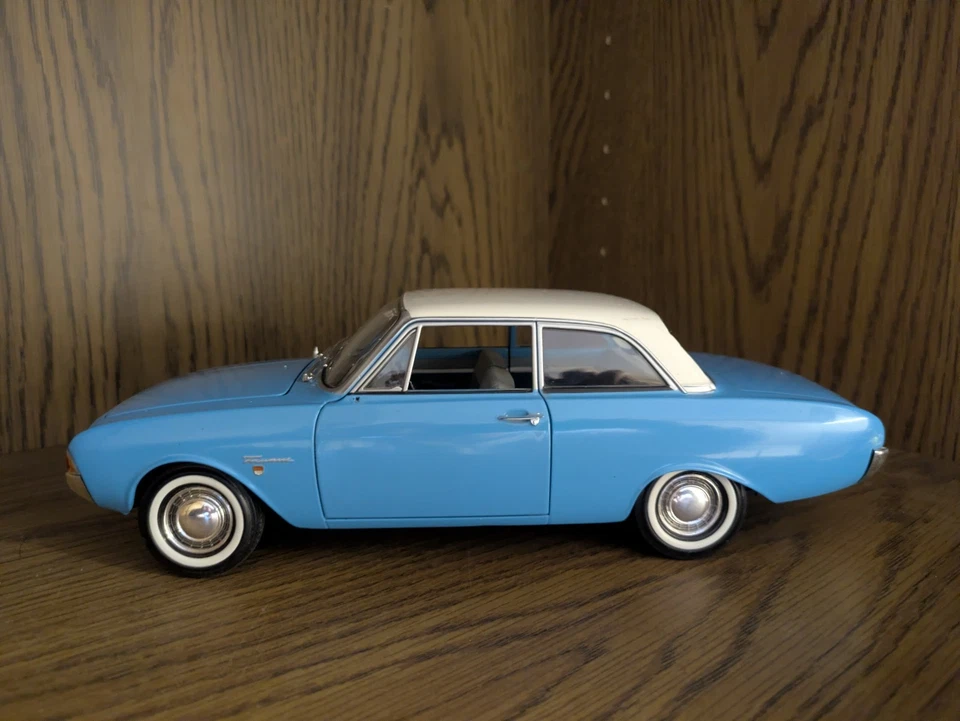 Modellauto Ford Taunus 17M P3, auch bekannt als „Badewanne“ Maßstab 1:43 - Bild 3 von 4
