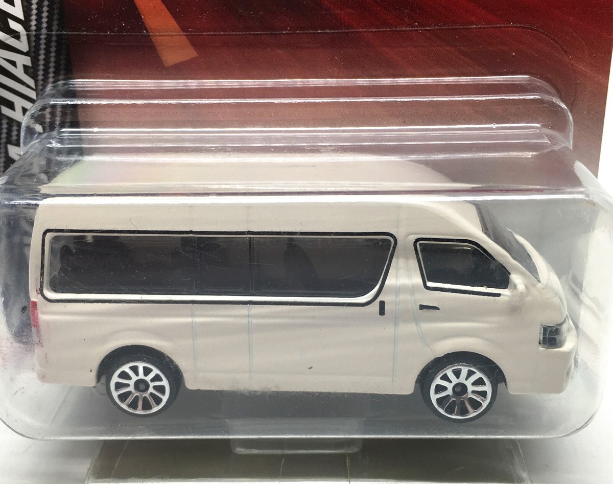 van♡ Featured Van: George's Toyota Hiace ZX Campervan Conversion ~ Matt