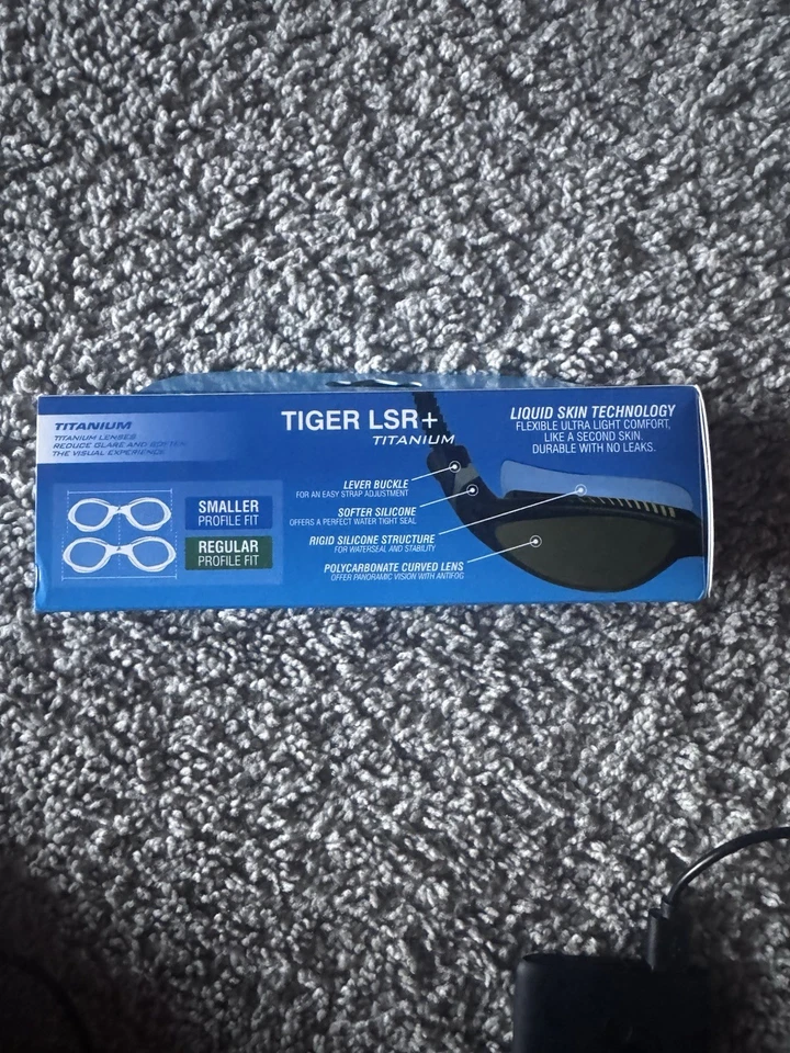 Zoggs Predator Flex TitaniumSwimming Goggles - Image 2 of 2