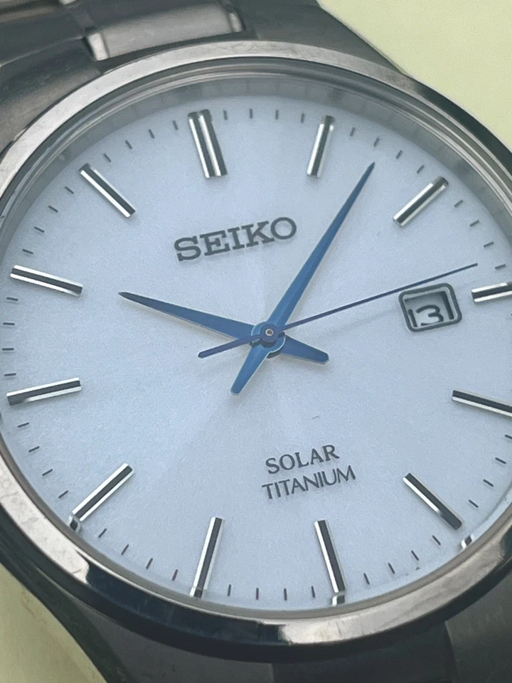 Seiko SBPX073 Rare JDM Solar Titanium White Dial 40mm 100 Metre WR - Image 2 of 4