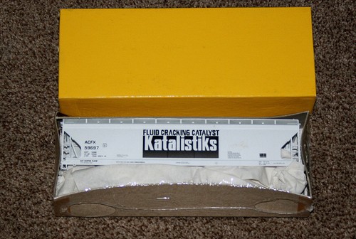 KIT VAGÓN DE CARGA ESCALA HO - PRECISIÓNIL 1558 KATALISTIKS ACF 3 BAHÍAS TOLVA - 59697 | Zustand: New