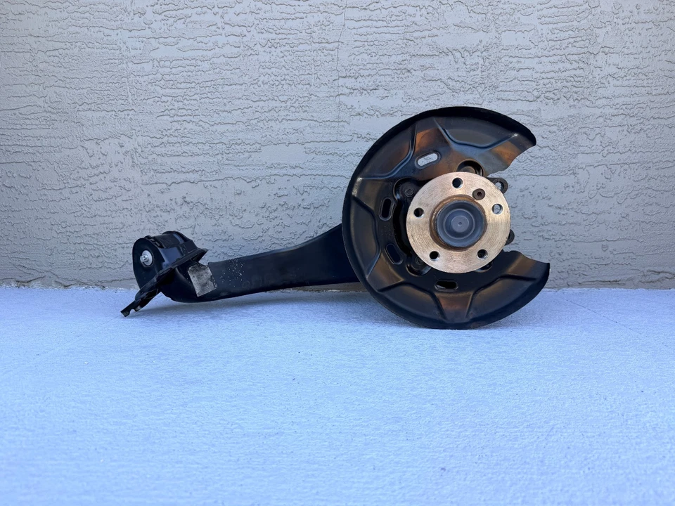 2016 - 2022 BMW X1 F48 Rear Left Side Spindle Knuckle Wheel Bearing Hub OEM - Image 3 of 4