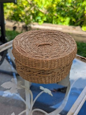 Vintage Small Woven Grass Basket with Cover Primitve Natural Materials Round