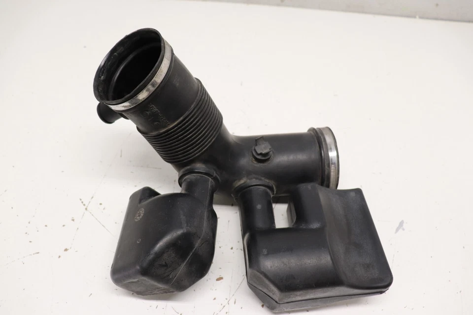 Manguera de tubo de admisión de aire F208230 1995-2000 Land Rover Range Rover 4,0 L V8 PHD103610 Foto 3 de 4