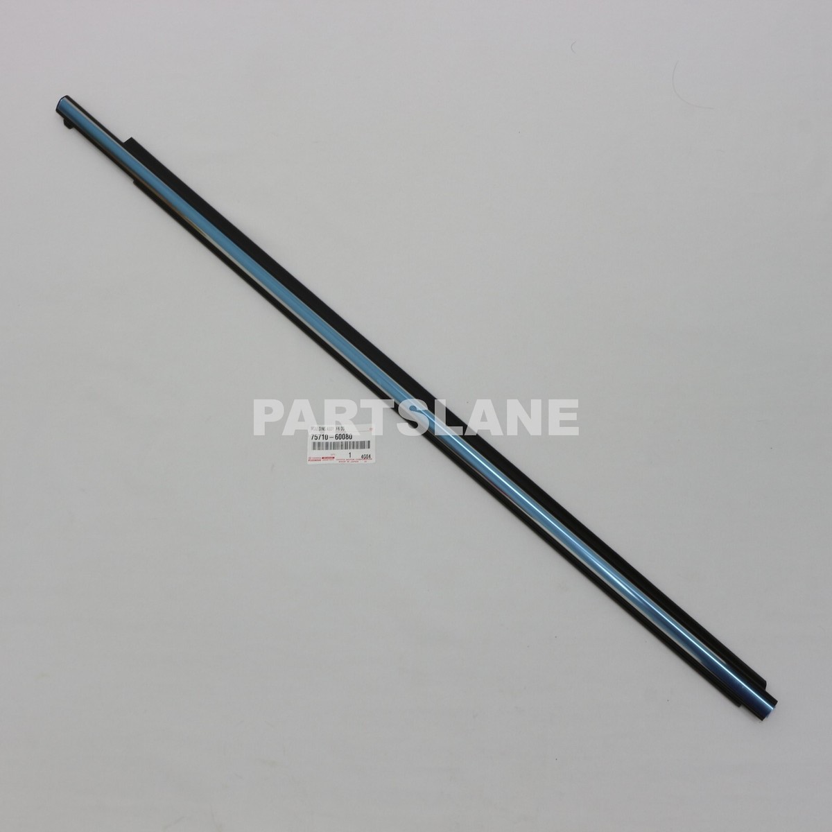 Toyota Land Cruiser Lexus LX570 OEM Front Right Door Belt Moulding