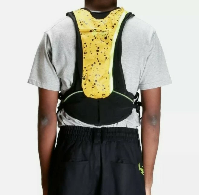 Nike acg hotsell hydration vest