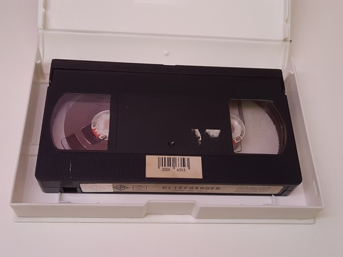 Cliffhanger Uncut VHS German PAL Video Großbox Sylvester Stallone John Lithgow - Bild 5 von 5