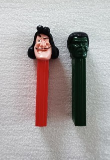 PEZ NO FEET vintage HULK and CAPTAIN HOOK 3.9 Hong Kong 3.9 Austria