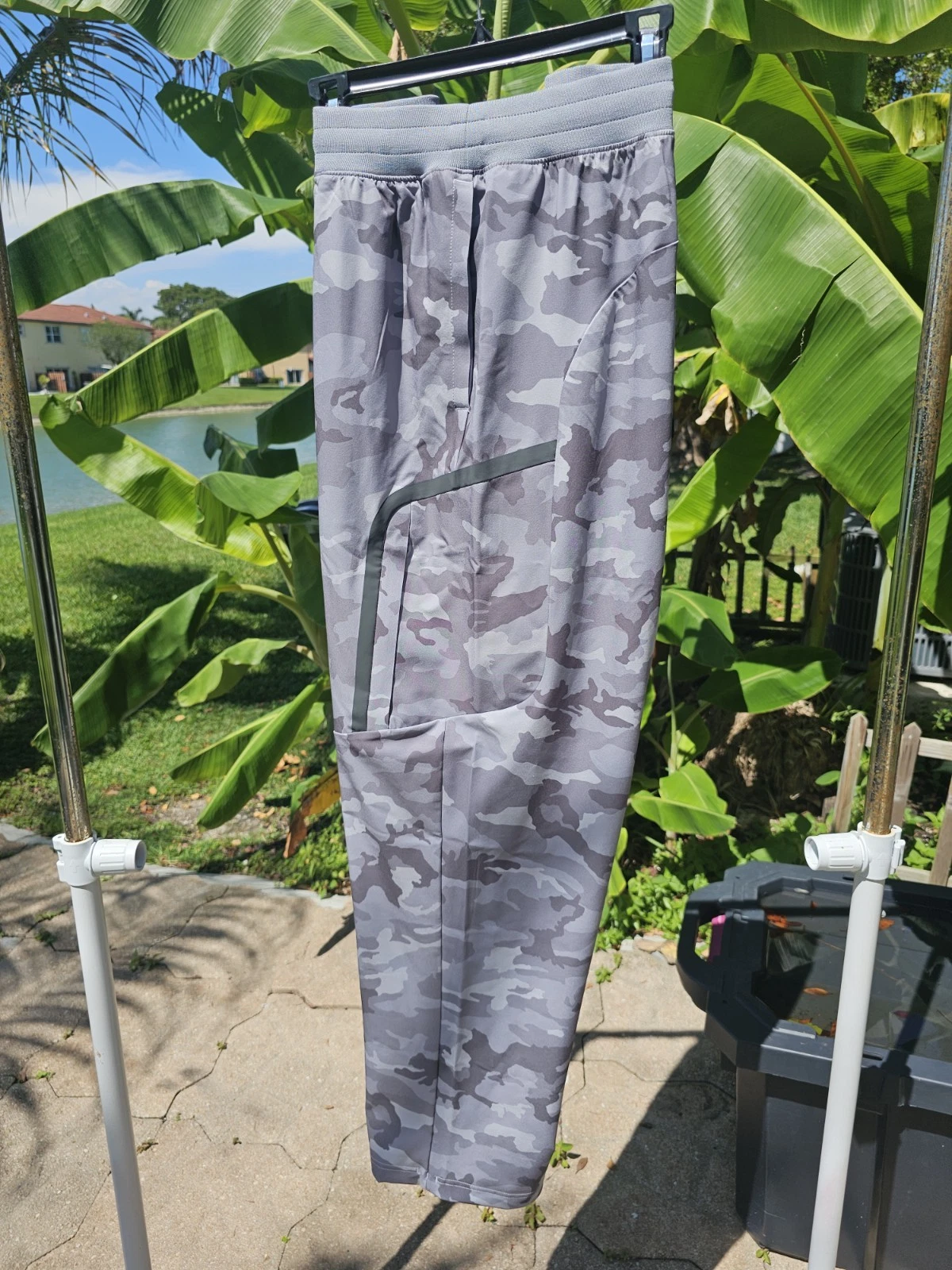Size MENS 2XL Under Armour Grey Loose Fit Cargo Pants Zip Pockets 1388019 011
Opens in a new window 