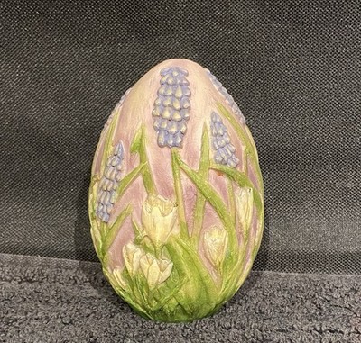 Tom Herold for Demdaco 5'' Eggstravagant Egg Figurine Blessings Crocus Hyacinth