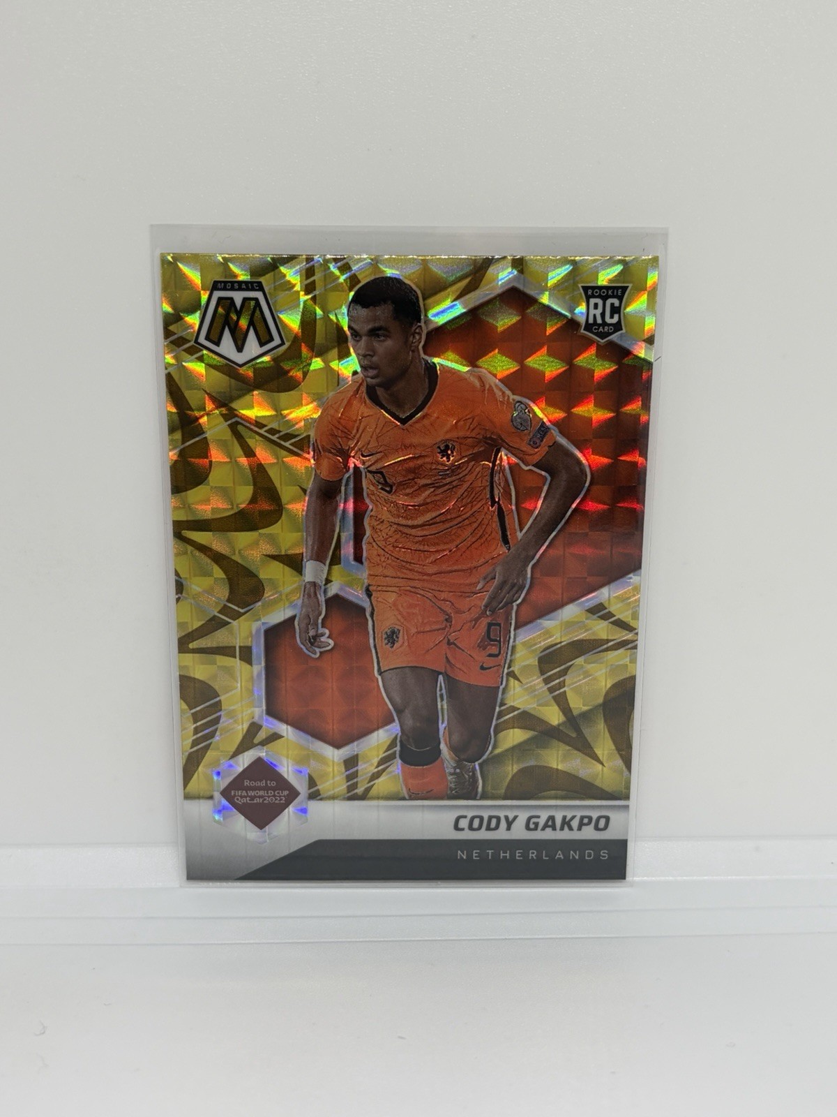 2021-22 Panini Mosaic FIFA Road to World Cup Reactive Gold Prizm Cody Gakpo RC