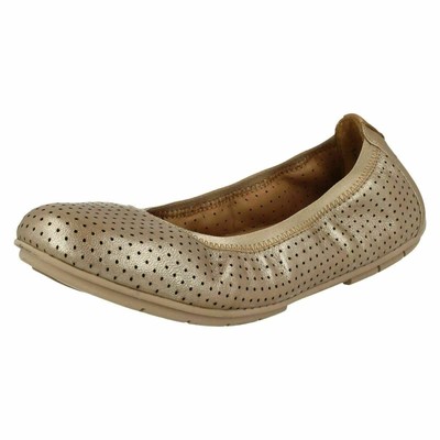 clarks shoes unstructured line