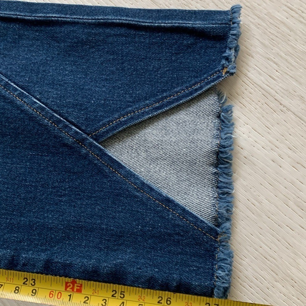 Frame Le High Straight Asymmetrical Split Hem Jea… - image 10